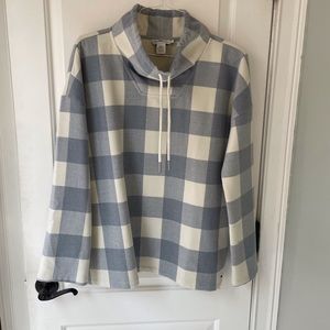 Women’s size L Vineyard Vines pullover